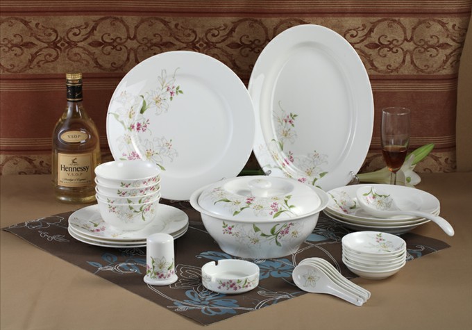 A hundred years of good cooperation - - Color-glazed advanced bone china suitPC005